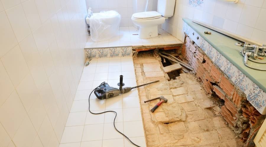 Renovation-Mistakes-with-Kitchen-or-Bathroom
